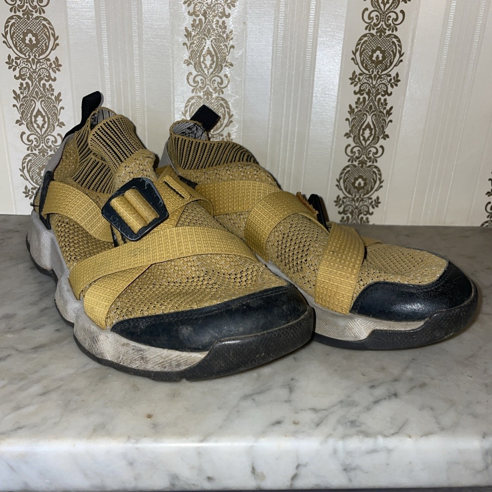 Chaco's Ronin Men's 9 Yellow Black Water Shoes